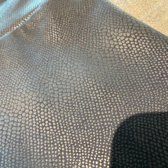 NWT Onzie Venice Legging Color Black. Size XS/S - Picture 3 of 5